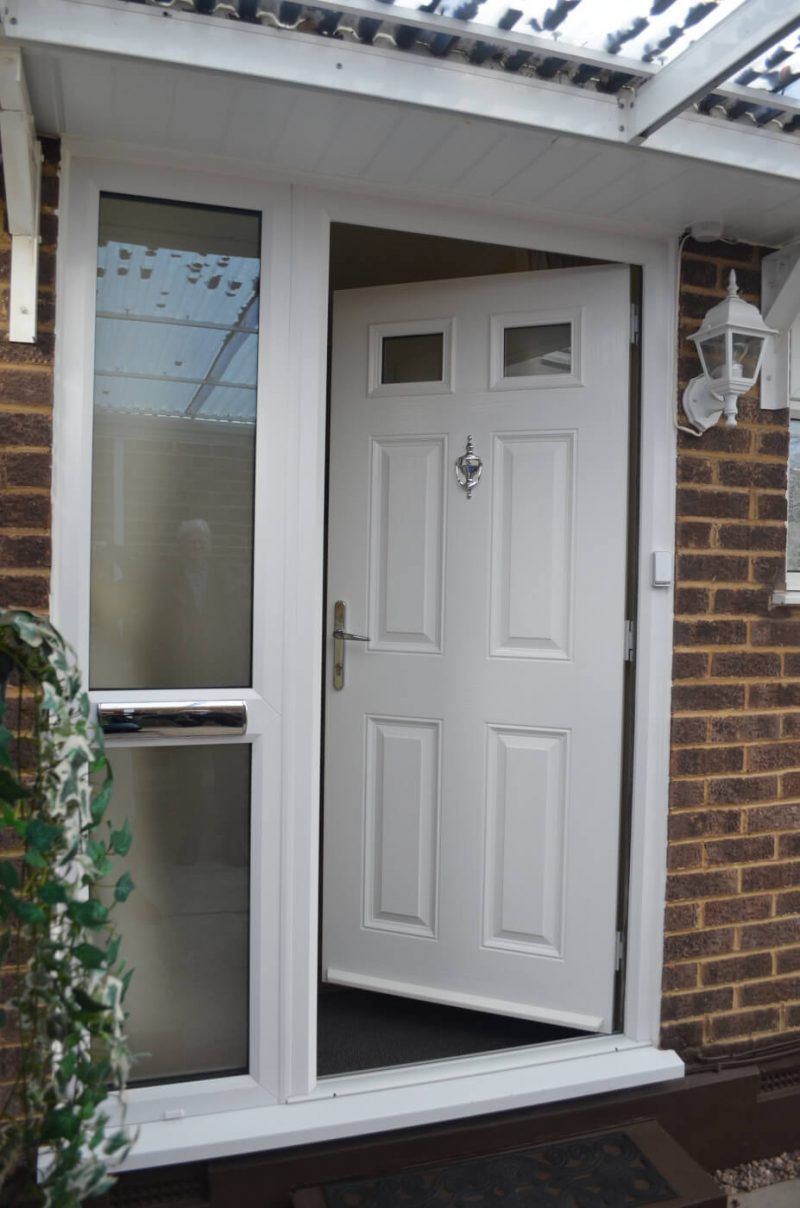 composite door with sidepanel